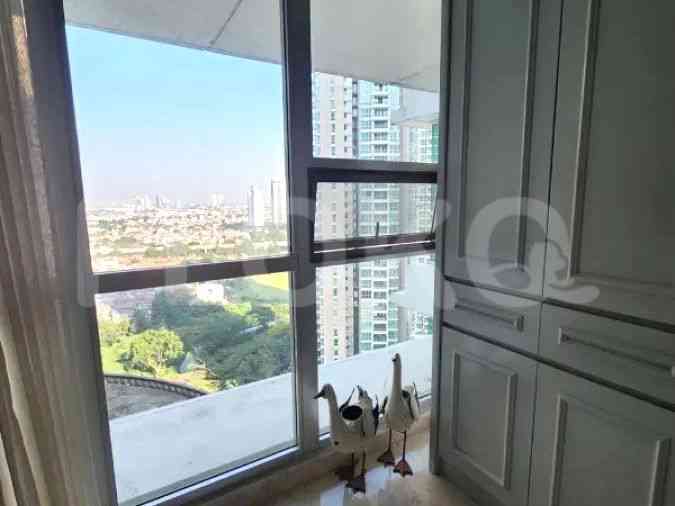 159 sqm, 21st floor, 3 BR apartment for sale in Kemang 4