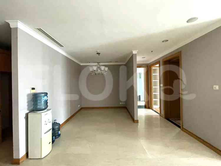 Dijual Apartemen 3 BR, Lantai 32, Luas 225 m2 di Menteng 5