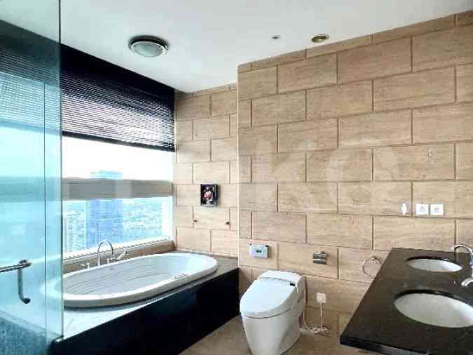 261 sqm, 20th floor, 4 BR apartment for sale in Menteng 8