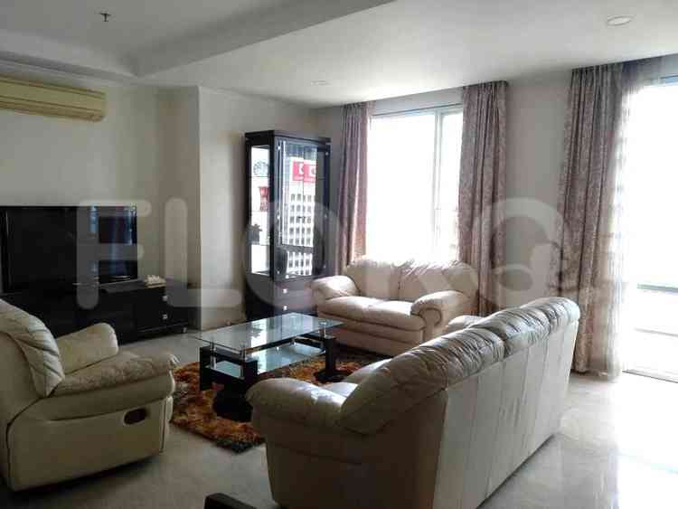 218 sqm, 28th floor, 4 BR apartment for sale in Sudirman 5