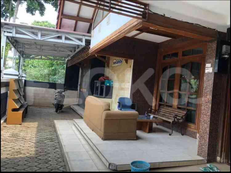 Disewakan Rumah 5 BR, Luas 250 m2 di Pejaten 2