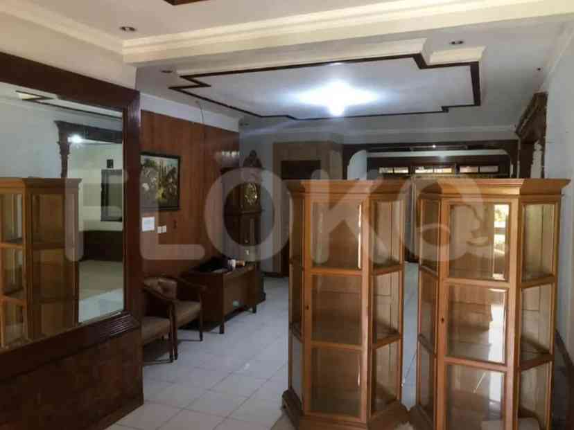 250 sqm, 5 BR house for rent in Pejaten 4