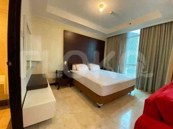 207 sqm, 32nd floor, 4 BR apartment for sale in Kuningan 6