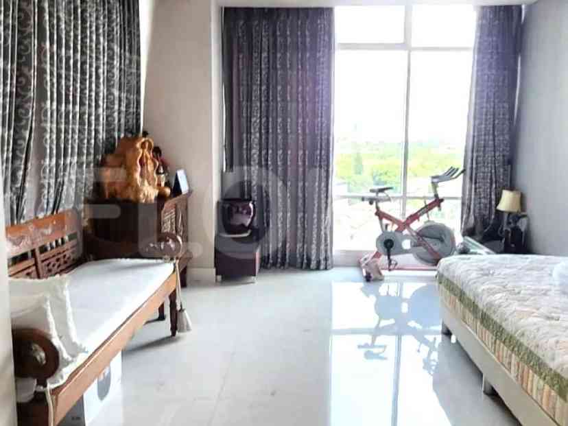 Dijual Apartemen 3 BR, Lantai 1, Luas 288 m2 di Simprug 3