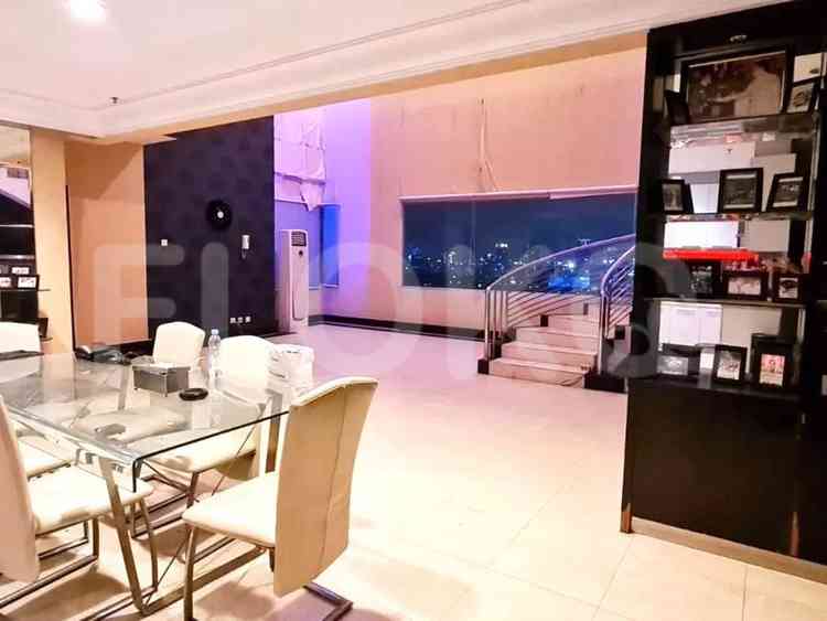 300 sqm, 32nd floor, 5 BR apartment for sale in Tebet 5