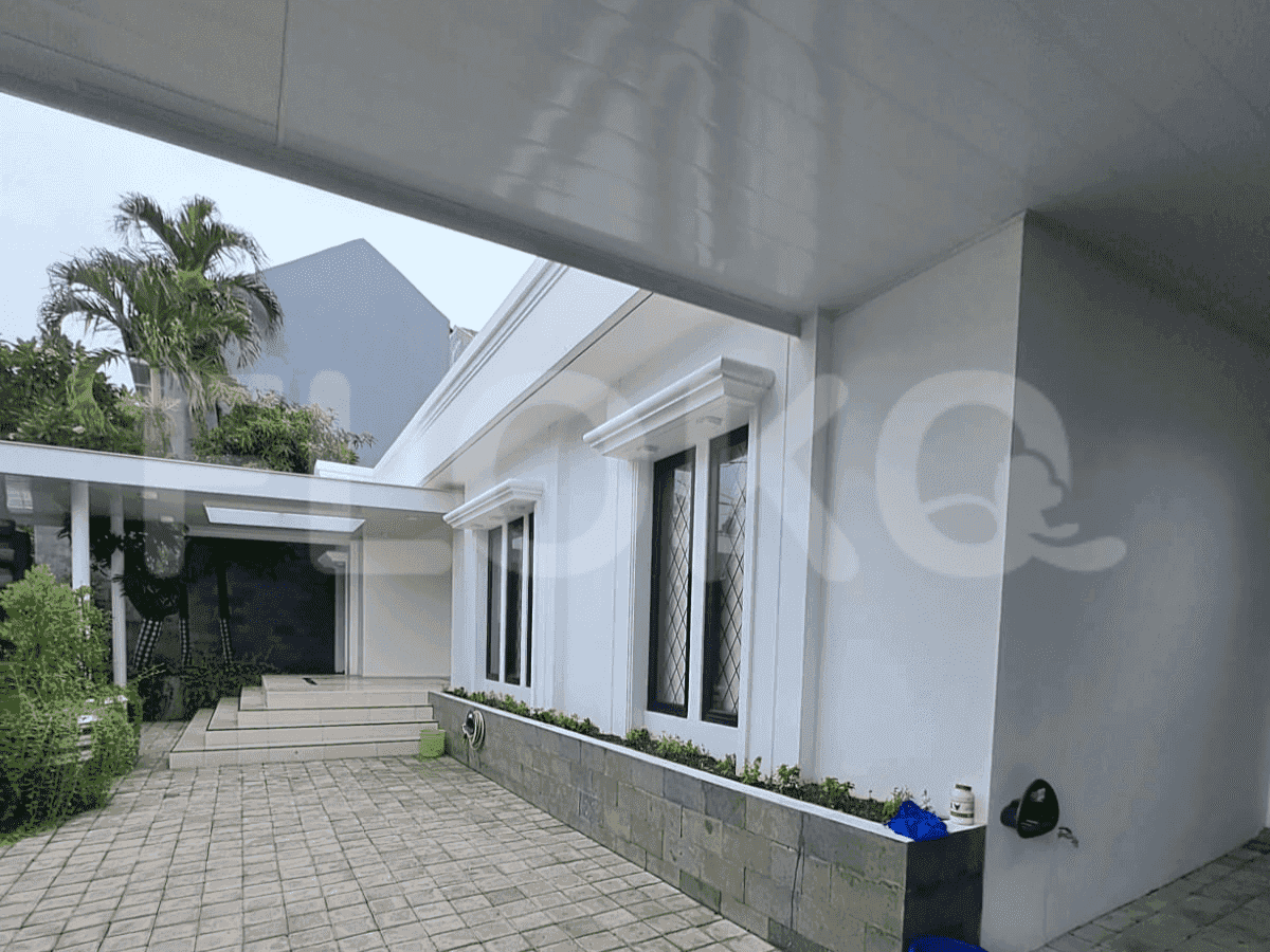 Disewakan Rumah 4 BR, Luas 342 m2 di Cipete 1