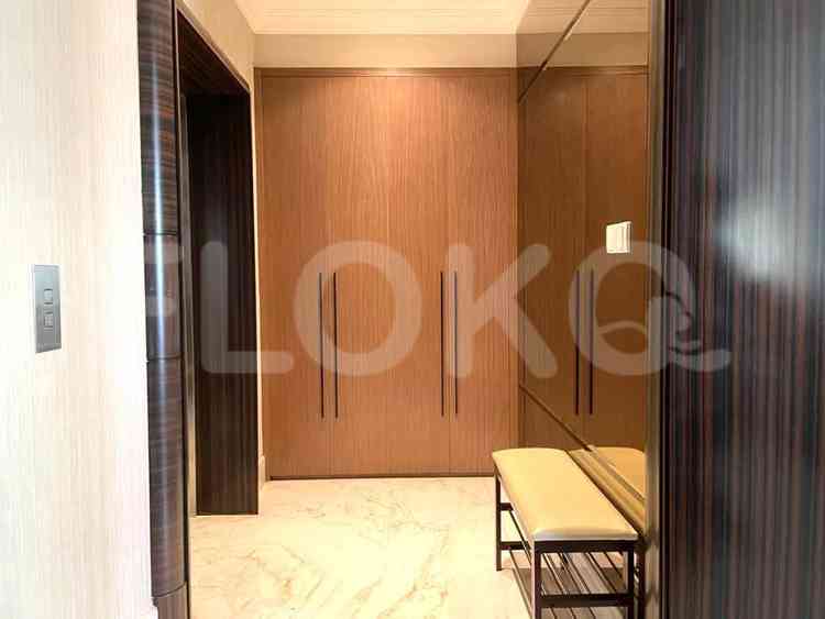 288 sqm, 17th floor, 3 BR apartment for sale in Simprug 7