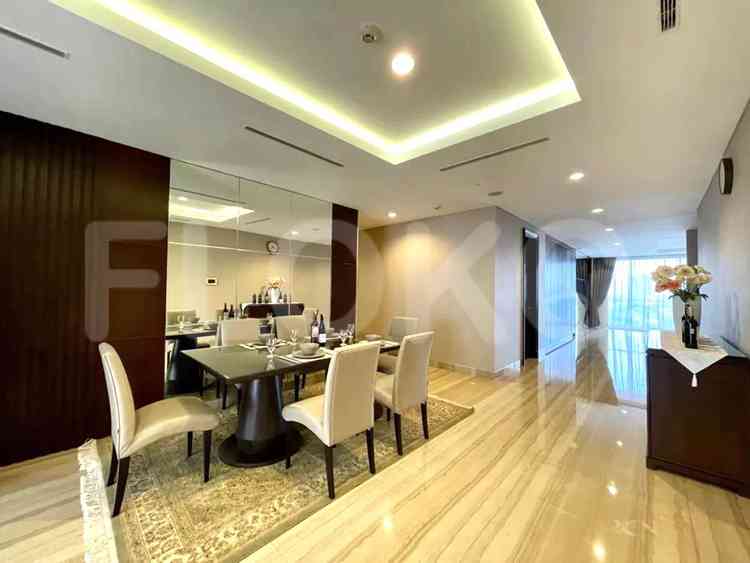 Dijual Apartemen 3 BR, Lantai 17, Luas 276 m2 di Kebayoran Lama 6