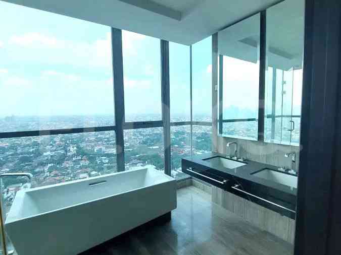 210 sqm, 35th floor, 4 BR apartment for sale in Mampang Prapatan 5