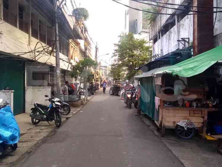 300 sqm, shophouse for sale in Belakang Pasar Baru, Pasar Baru 1