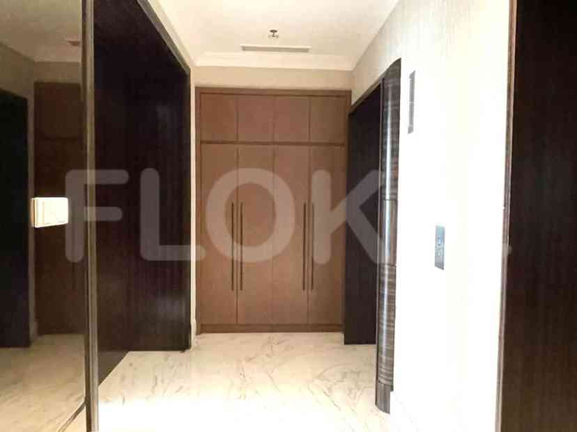 288 sqm, 17th floor, 3 BR apartment for sale in Simprug 2