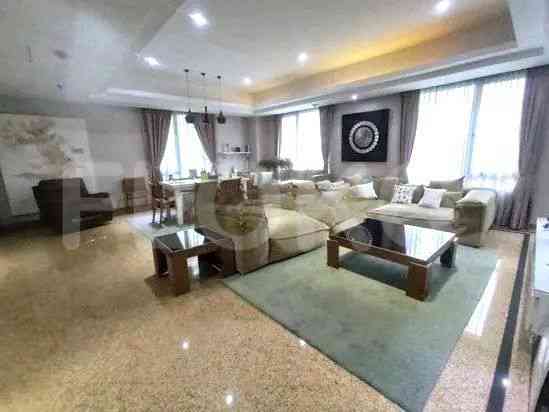 162 sqm, 3rd floor, 2 BR apartment for sale in Tanah Abang 2