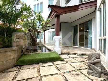 250 sqm, 1st floor, 5 BR apartment for sale in Tebet 1