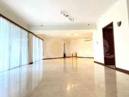 250 sqm, 1st floor, 5 BR apartment for sale in Tebet 3