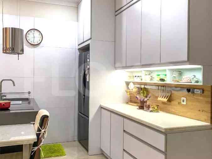 180 sqm, 25th floor, 3 BR apartment for sale in Kebayoran Baru 3