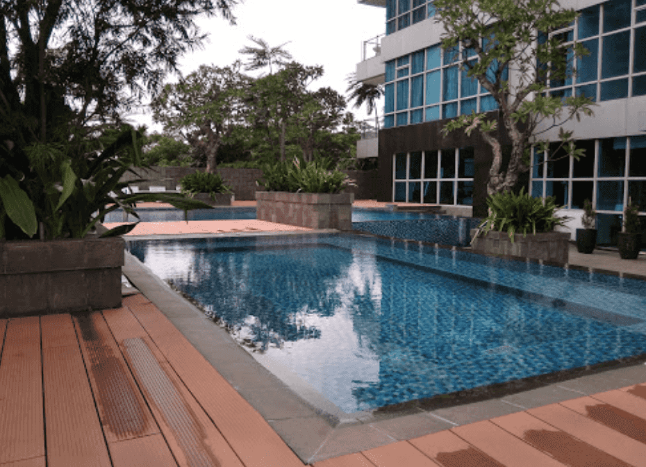Swimming Pool Essence Dharmawangsa Apartment