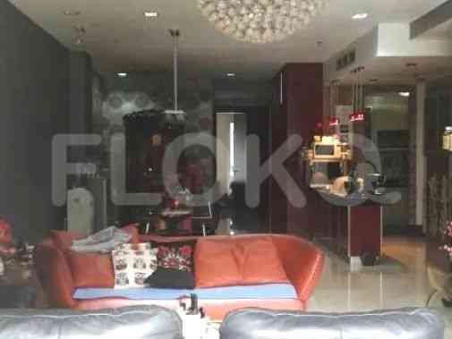 200 sqm, 8th floor, 4 BR apartment for sale in Gatot Subroto 3