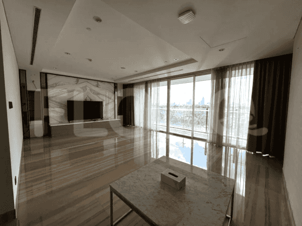 Dijual Apartemen 3 BR, Lantai 6, Luas 283 m2 di Kebayoran Lama 1