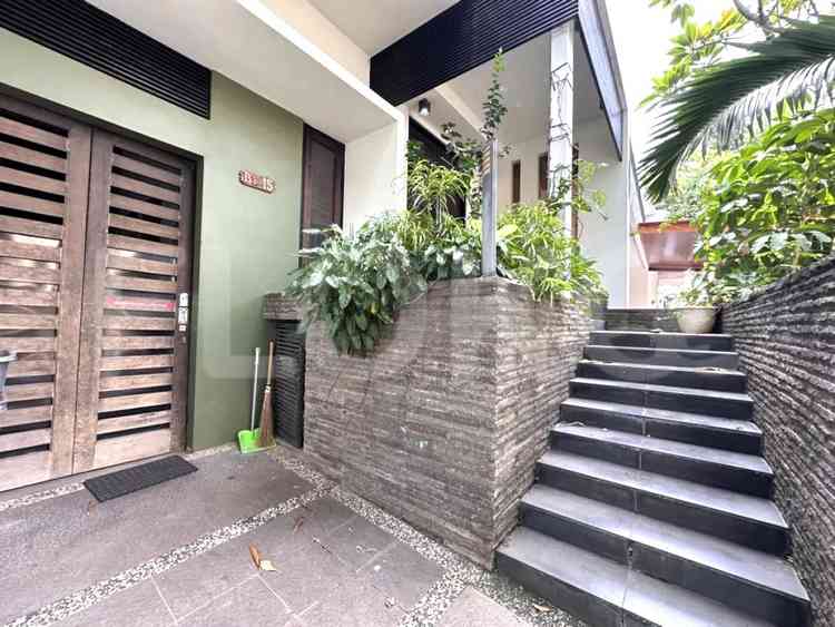 250 sqm, 5 BR house for sale in Jl. Bona Vista Raya, Lebak Bulus 1