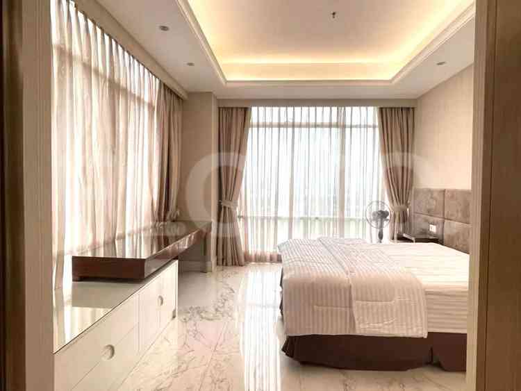 Dijual Apartemen 3 BR, Lantai 17, Luas 288 m2 di Simprug 5