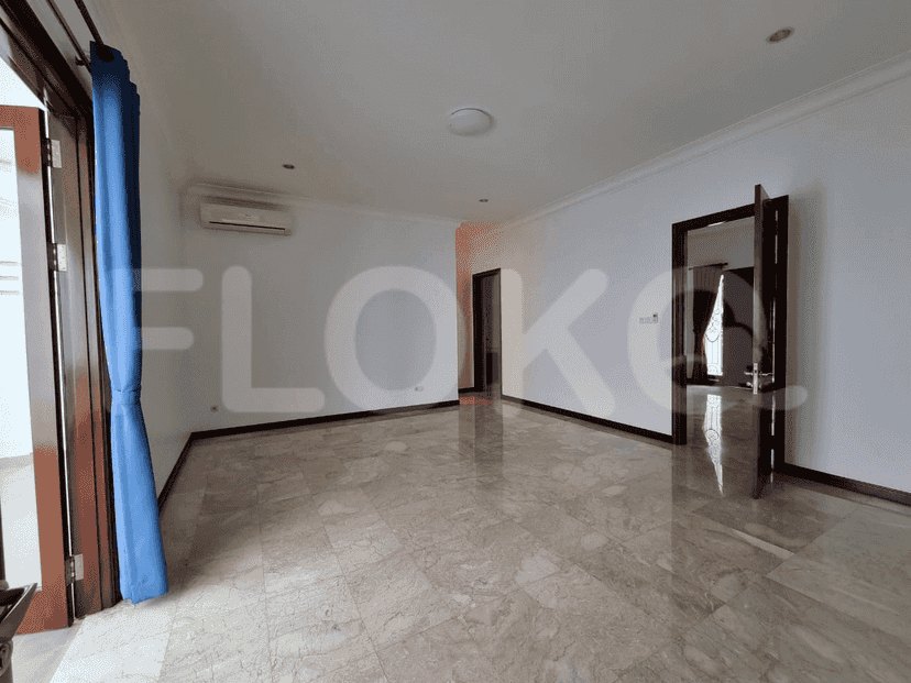 Disewakan Rumah 5 BR, Luas 420 m2 di Kemang 3