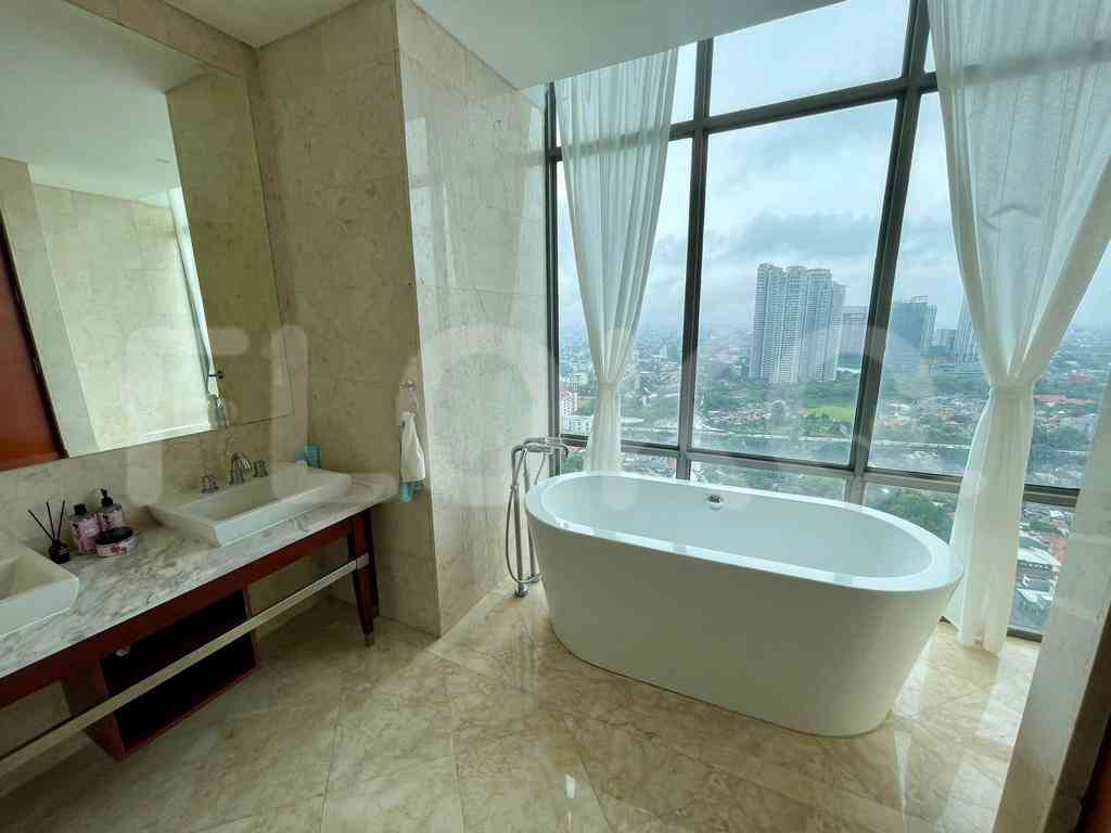 Dijual Apartemen 4 BR, Luas 269 m2 di Cipete 9