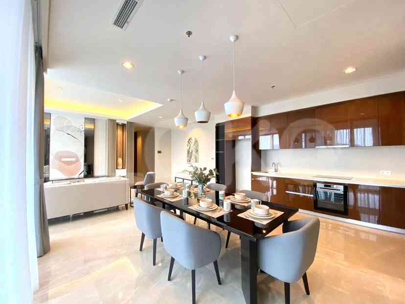 186 sqm, 19th floor, 3 BR apartment for sale in Kuningan 11