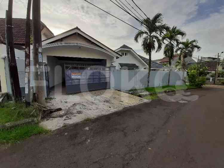 Disewakan Rumah 5 BR, Luas 250 m2 di Griya Loka, BSD 1