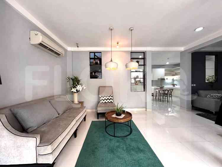 Dijual Rumah 3 BR, Luas 300 m2 di Jl. Pinang Kuningan IX, Pondok Indah 2