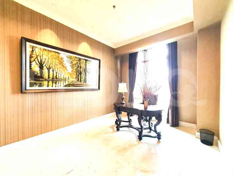 Dijual Apartemen 3 BR, Lantai 30, Luas 288 m2 di Simprug 1