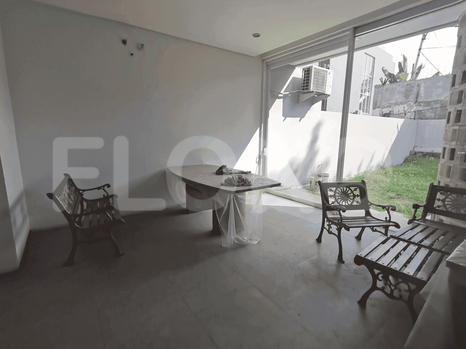 350 sqm, 3 BR house for rent in Pasar Minggu 6