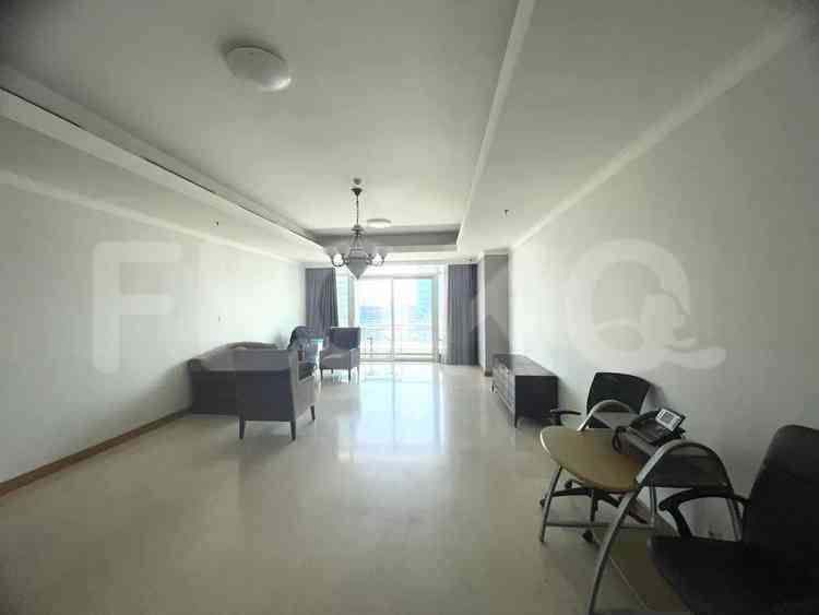 Dijual Apartemen 3 BR, Lantai 32, Luas 225 m2 di Menteng 4