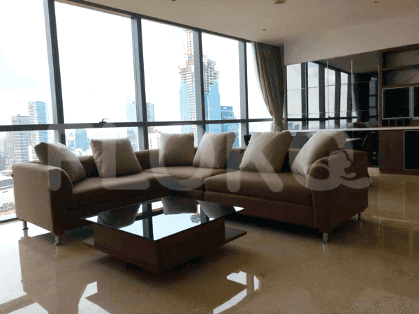 169 sqm, 45th floor, 3 BR apartment for sale in Tanah Abang 1