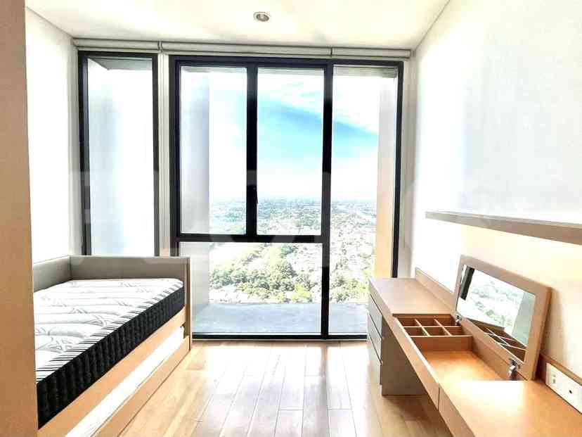 176 sqm, 30th floor, 3 BR apartment for sale in TB Simatupang 6