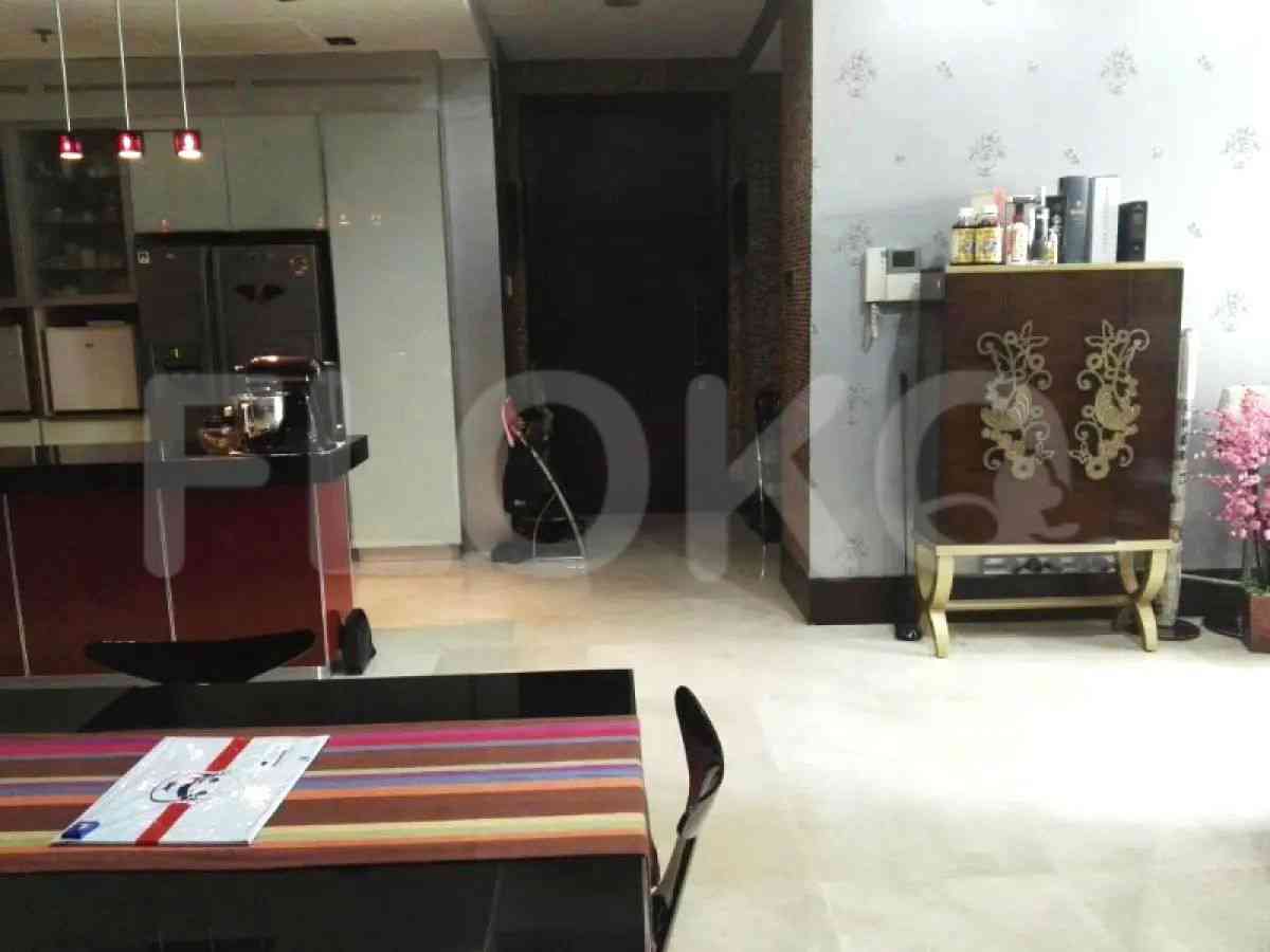 200 sqm, 8th floor, 4 BR apartment for sale in Gatot Subroto 5