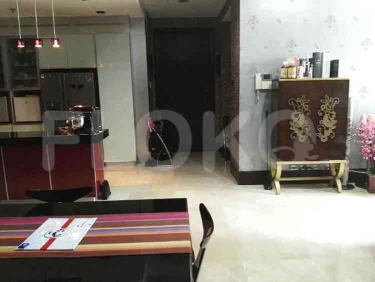 200 sqm, 8th floor, 4 BR apartment for sale in Gatot Subroto 5