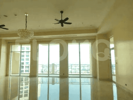 476 sqm, 20th floor, 4 BR apartment for sale in Gandaria 1