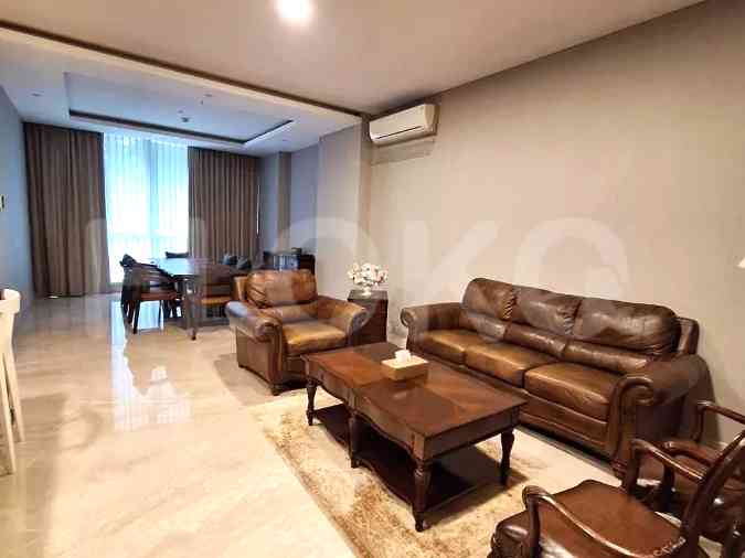 Dijual Apartemen 3 BR, Lantai 2, Luas 146 m2 di Senayan 1