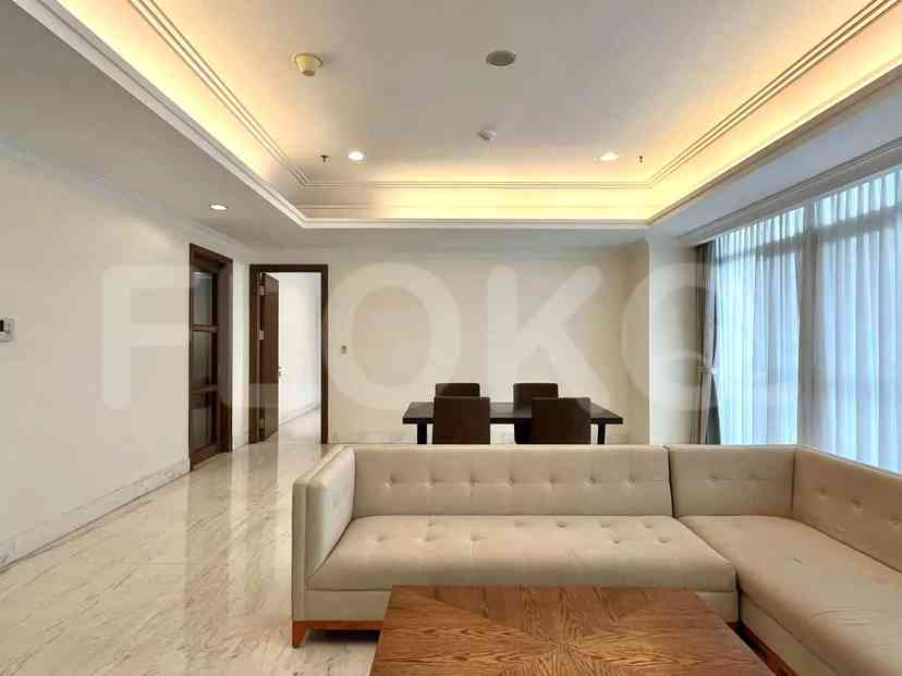 Dijual Apartemen 2 BR, Lantai 19, Luas 195 m2 di Simprug 4