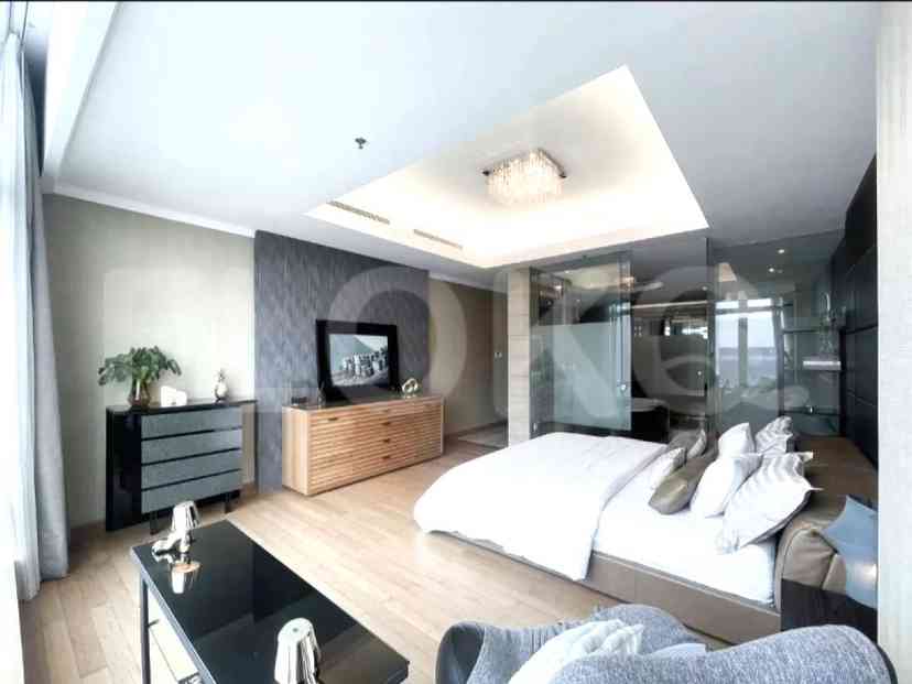 225 sqm, 31st floor, 3 BR apartment for sale in Menteng 3