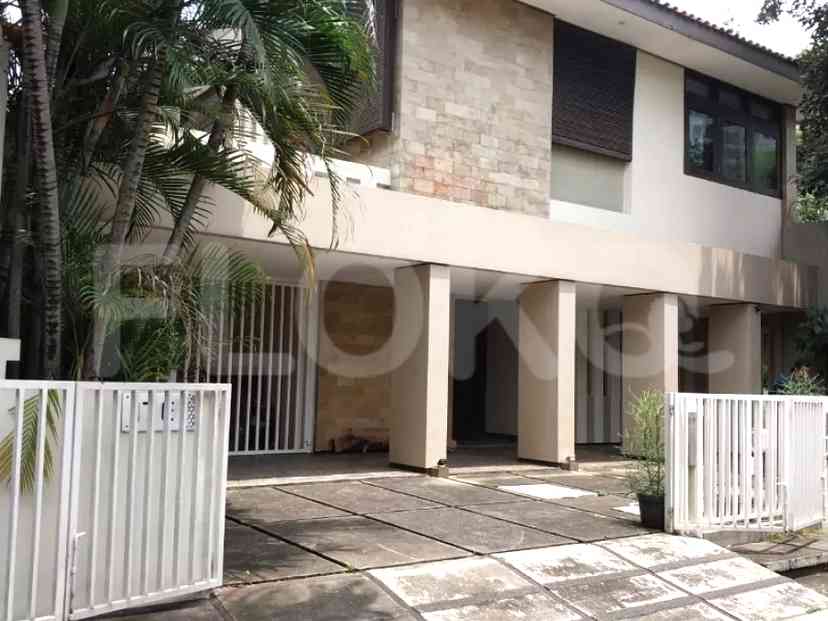 Disewakan Rumah 4 BR, Luas 400 m2 di Jl. Jaya Mandala, Mega Kuningan 6