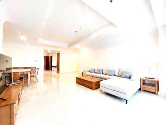 303 sqm, 13th floor, 3 BR apartment for sale in Gandaria 3