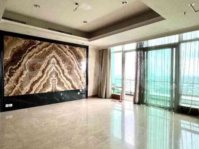 261 sqm, 20th floor, 4 BR apartment for sale in Menteng 5