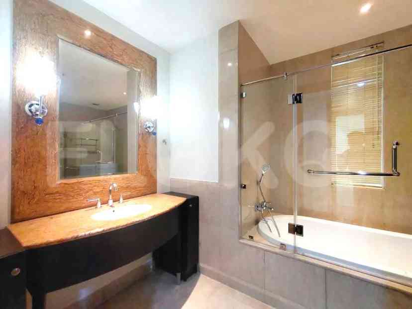 153 sqm, 9th floor, 2 BR apartment for sale in Gandaria 6