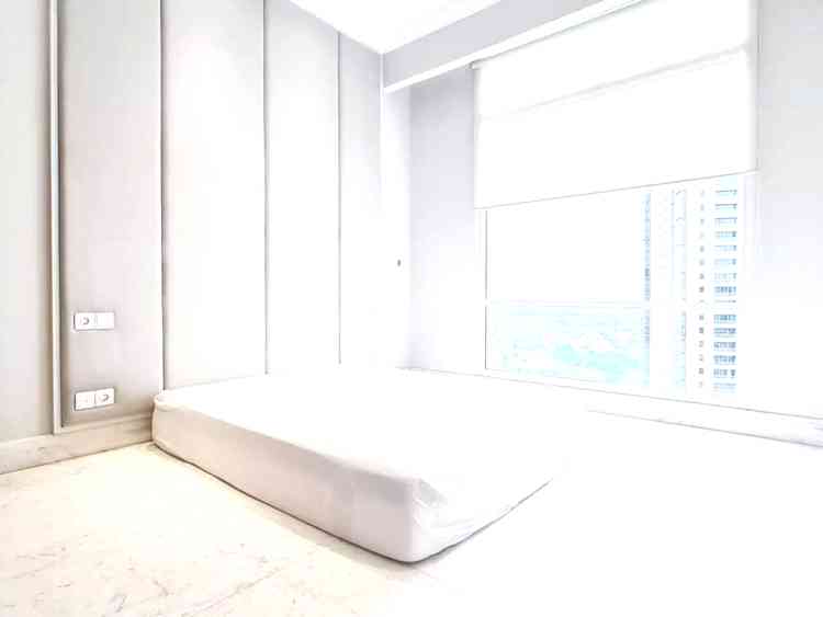 Dijual Apartemen 2 BR, Lantai 20, Luas 153 m2 di Simprug 1