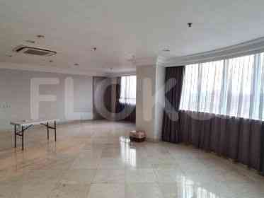 225 sqm, 14th floor, 3 BR apartment for sale in Teuku Nyak Arief 1