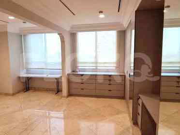 225 sqm, 14th floor, 3 BR apartment for sale in Teuku Nyak Arief 3