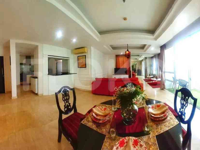 Dijual Apartemen 3 BR, Lantai 18, Luas 139 m2 di Cipete 3