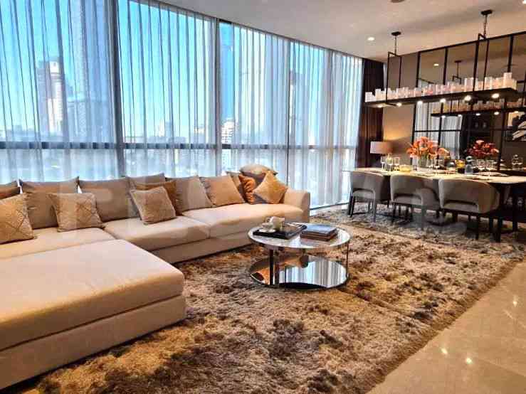 168 sqm, 10th floor, 3 BR apartment for sale in Tanah Abang 3