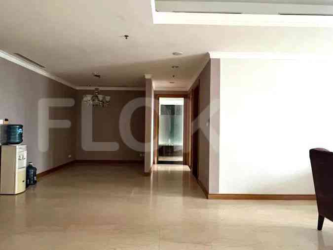 225 sqm, 20th floor, 3 BR apartment for sale in Menteng 6